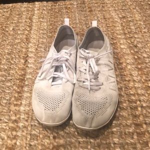 Size 9.5 Nfinity Flyte Cheer shoes